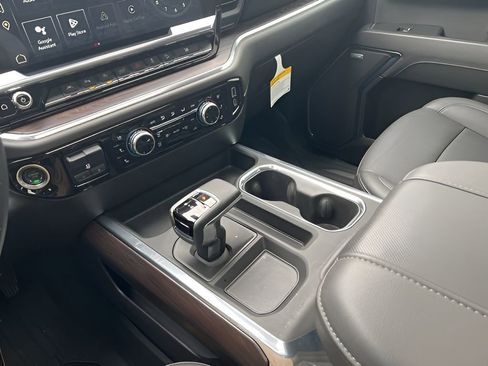 Used 2024 GMC Sierra 1500 SLT w/ SLT Premium Package image 17