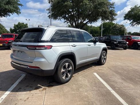 Used 2023 Jeep Grand Cherokee 4WD 4xe image 5