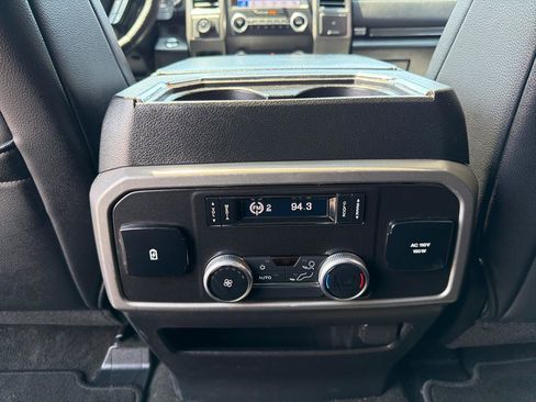 Used 2019 Ford Expedition XLT w/ Equipment Group 202A AWD/4WD image 17
