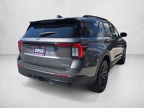 Used 2025 Ford Explorer ST-Line w/ ST-Line Street Pack AWD/4WD image 5