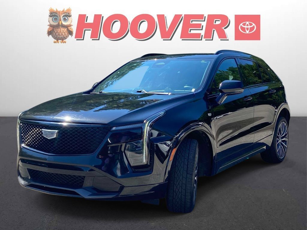 Used 2024 Cadillac XT4 Sport FWD image 3