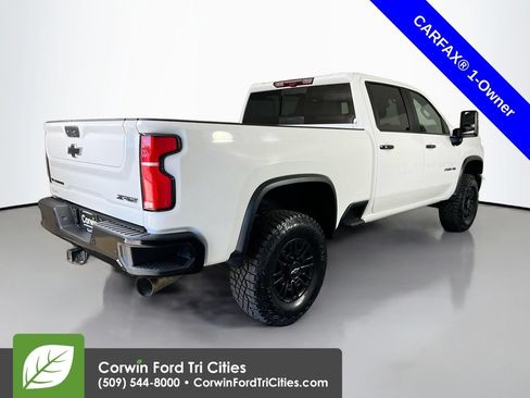 Used 2024 Chevrolet Silverado 2500 ZR2 w/ Technology Package AWD/4WD image 16