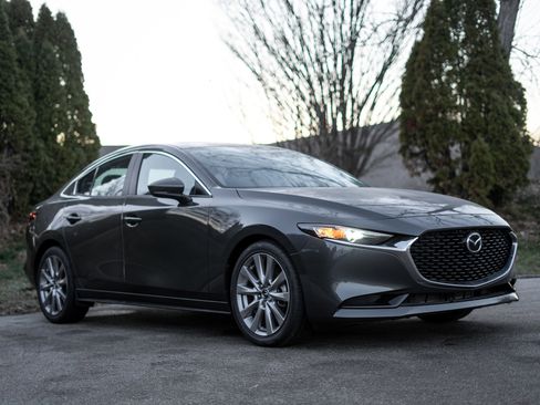 Used 2019 MAZDA MAZDA3 Sedan w/ Select Package image 3