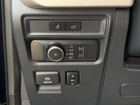 Certified 2022 Ford Expedition XLT RWD image 25