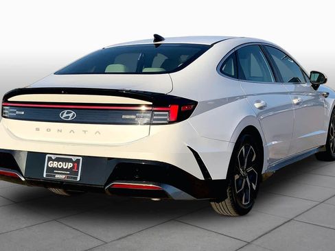 Used 2025 Hyundai Sonata SEL FWD image 12