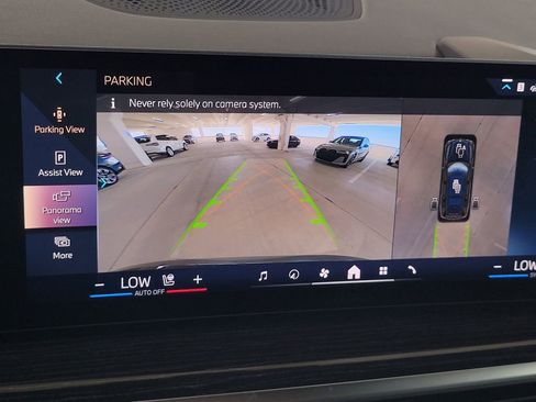 Used 2026 BMW X7 xDrive40i w/ M Sport Package image 13