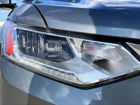 Used 2018 Chevrolet Traverse Premier w/ Driver Confidence II Package image 37