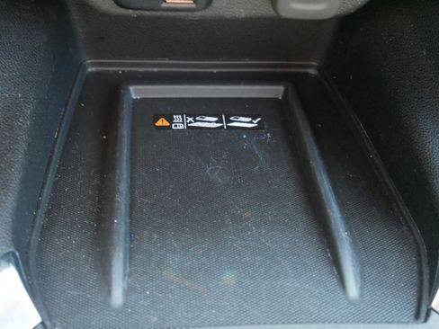 Used 2023 Chevrolet Traverse LT w/ LT Premium Package AWD/4WD image 31