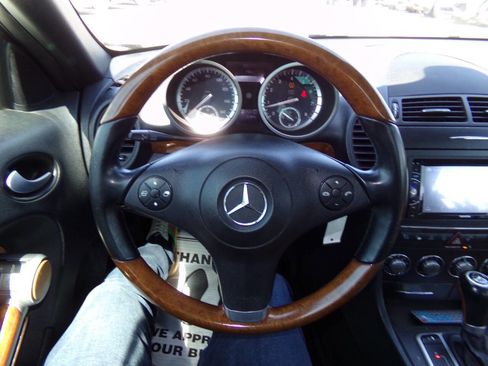 Used 2011 Mercedes-Benz SLK 300 image 39
