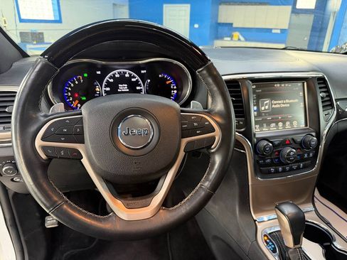 Used 2017 Jeep Grand Cherokee Overland AWD/4WD image 27