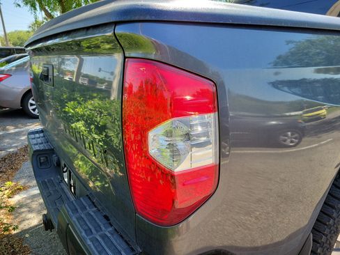 Used 2019 Toyota Tundra Platinum image 18