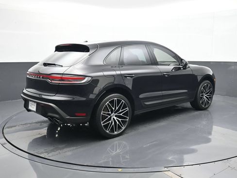 Certified 2025 Porsche Macan AWD/4WD image 23