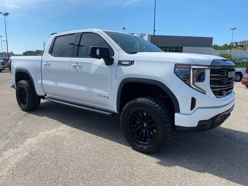 Used 2024 GMC Sierra 1500 AT4 w/ Technology Package AWD/4WD image 8