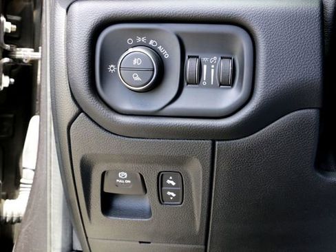Used 2019 RAM 1500 Laramie AWD/4WD image 20