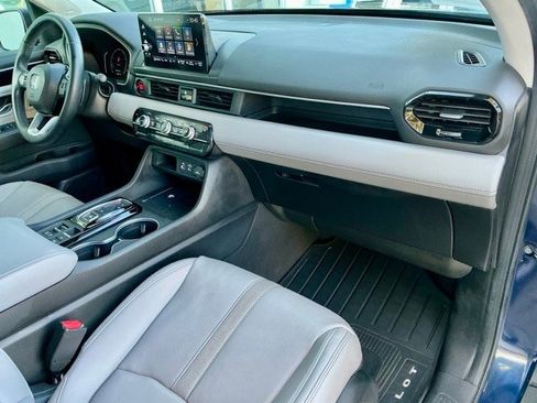 Certified 2023 Honda Pilot Touring image 21