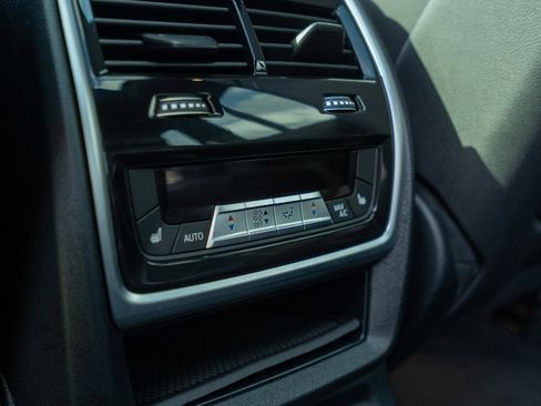 Used 2023 BMW X7 M60i image 26