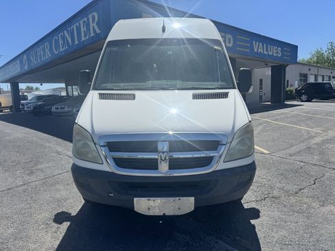 Used 2007 Dodge Sprinter 2500 image 3