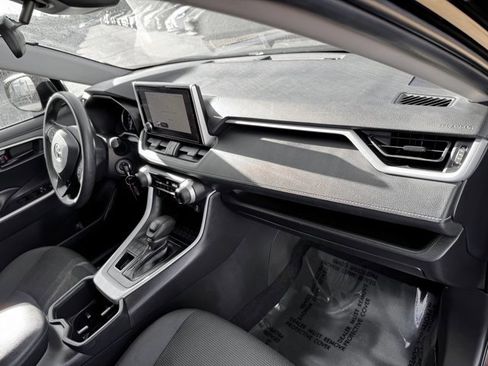 Used 2024 Toyota RAV4 LE AWD/4WD image 20