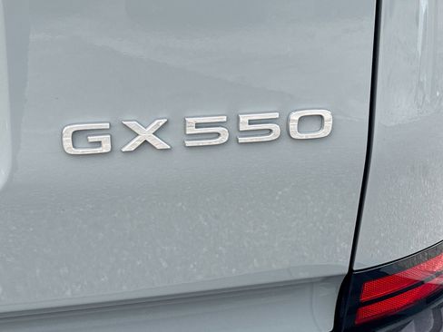 Used 2024 Lexus GX 550 w/ Accessory Package (Z1) AWD/4WD image 12