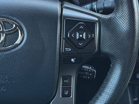 Used 2018 Toyota Tacoma TRD Sport w/ Technology Package image 18