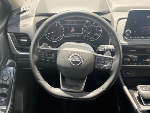Used 2025 Nissan Rogue SV FWD image 30
