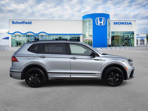 Used 2024 Volkswagen Tiguan SE R-Line w/ MDO Package, Two-Row image 2