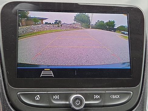 Used 2019 Chevrolet Malibu LT FWD image 16