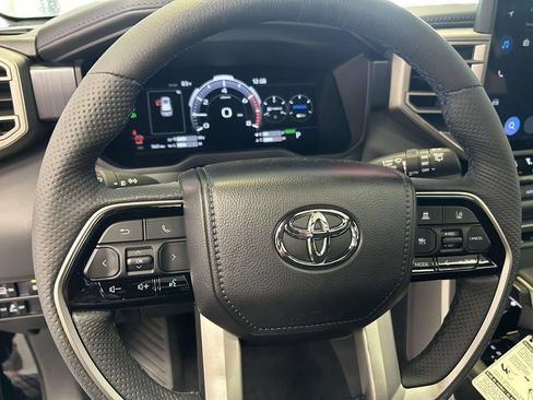 Used 2026 Toyota Sequoia Platinum AWD/4WD image 22