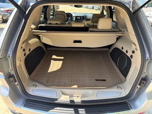 Used 2017 Jeep Grand Cherokee Limited w/ Luxury Group II RWD image 22
