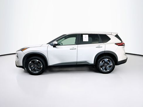 Used 2025 Nissan Rogue SV AWD/4WD image 4