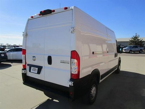Used 2025 RAM ProMaster 2500 w/ Convenience Group image 7