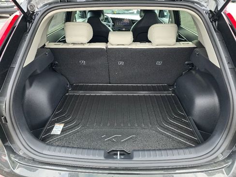 New 2025 Kia Niro EX image 25
