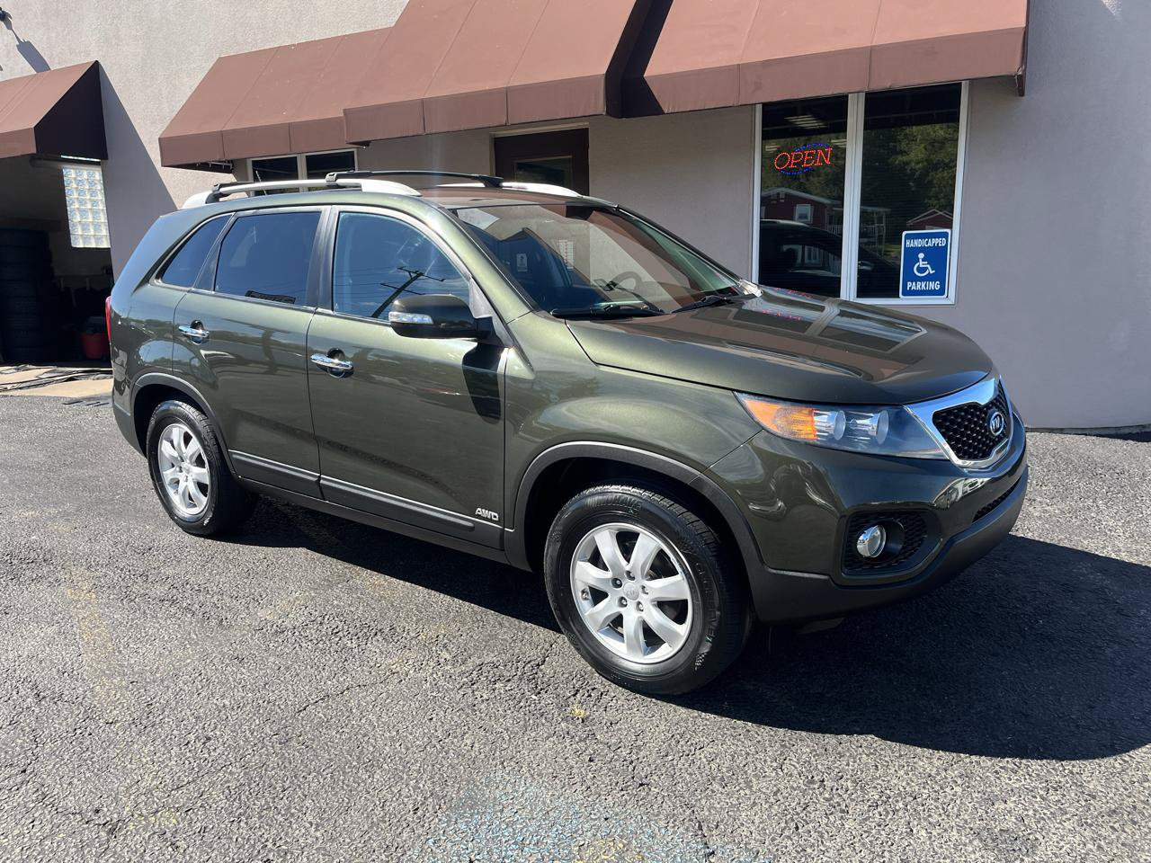 Used 2013 Kia Sorento LX w/ Convenience Pkg AWD/4WD image 3