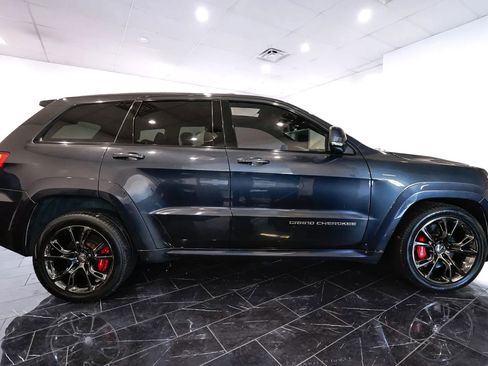 Used 2016 Jeep Grand Cherokee SRT image 5