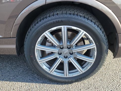 Used 2018 Audi Q7 3.0T Prestige image 16