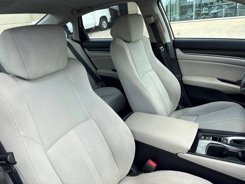 Used 2018 Honda Accord EX image 14