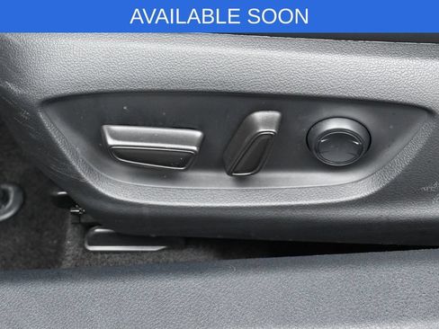 Used 2020 Toyota Camry XLE FWD image 10