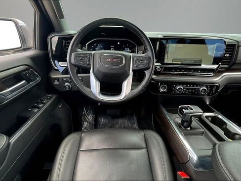 Used 2023 GMC Sierra 1500 SLT w/ SLT Premium Package AWD/4WD image 9