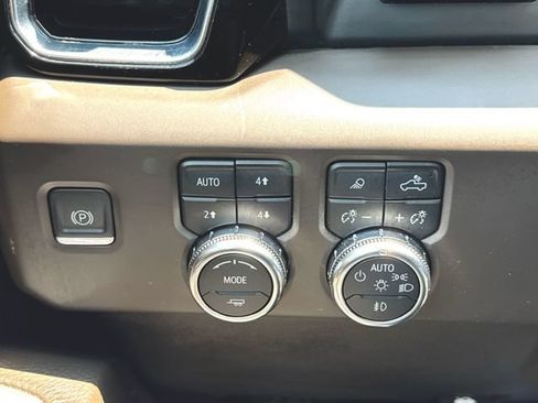 Used 2023 GMC Sierra 1500 Denali AWD/4WD image 18