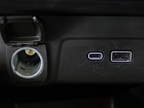 Used 2025 Chevrolet Trax LT FWD image 21