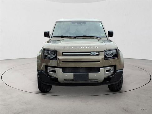 Used 2023 Land Rover Defender 130 SE image 2