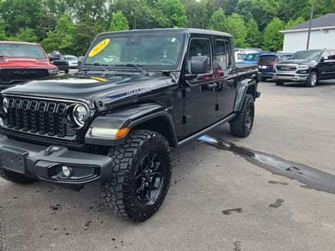 Used 2024 Jeep Gladiator Sport AWD/4WD image 1