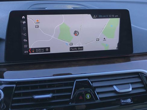 Used 2017 BMW 530i xDrive image 30