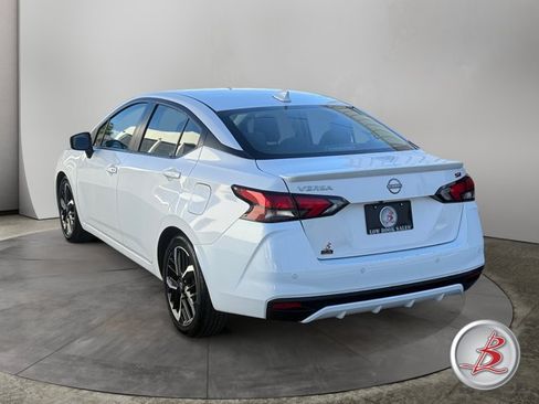 Used 2024 Nissan Versa SR FWD image 5