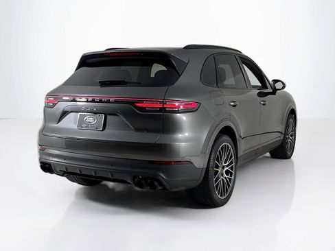 Used 2020 Porsche Cayenne image 5