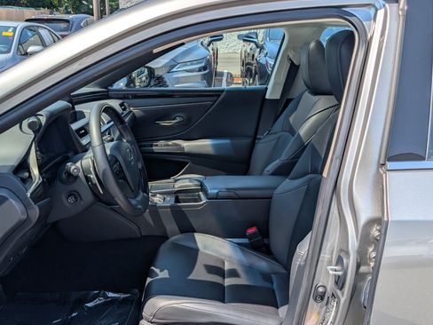 Used 2019 Lexus ES 350 w/ Premium Package FWD image 16