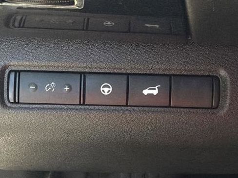 Used 2023 Nissan Pathfinder SV w/ SV Premium Package AWD/4WD image 14