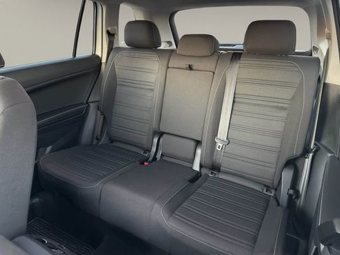 Used 2022 Volkswagen Tiguan S image 13