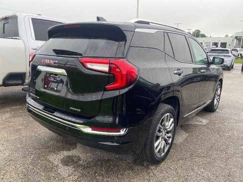 Used 2024 GMC Terrain Denali w/ Denali Premium Package AWD/4WD image 6