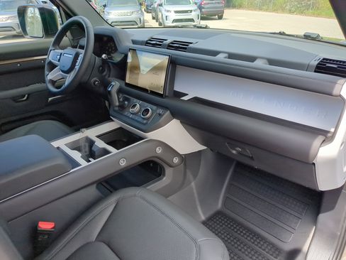 New 2025 Land Rover Defender 110 S image 11